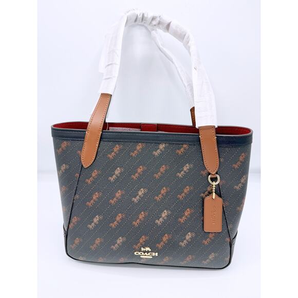Coach Diagonal Print Horse and Carriage Tote 27 - Picture 3 of 9